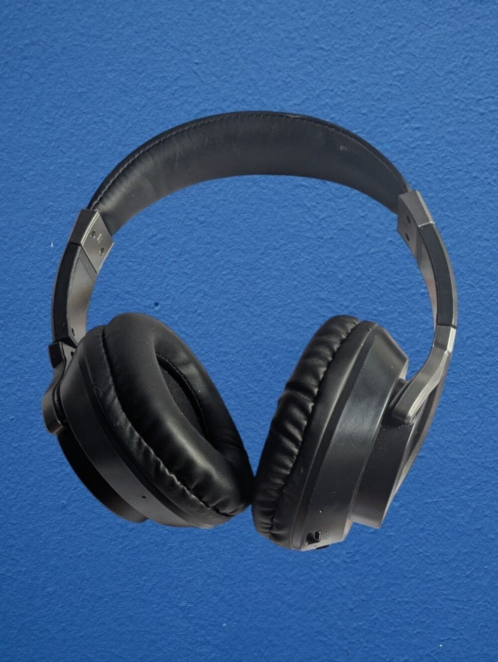 Source Unknown Black Over-Ear Headphones with Padded Cushions